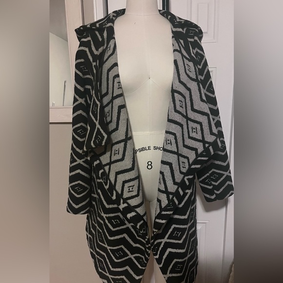 Oversized hooded jacket jacquard cape finish - Picture 1 of 7